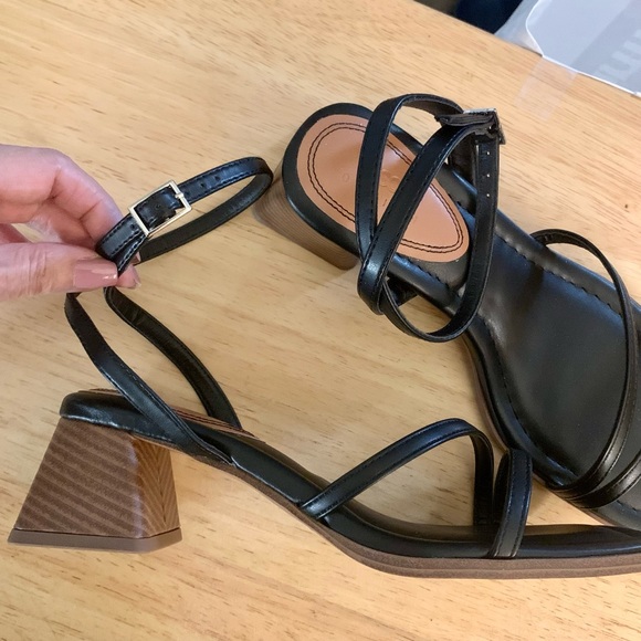 ASOS Design Ankle Strap Sandals - Picture 5 of 8